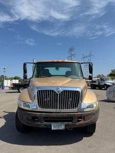 2004 International cab truck