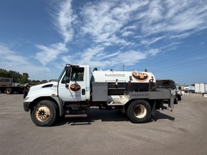 2004 International cab truck