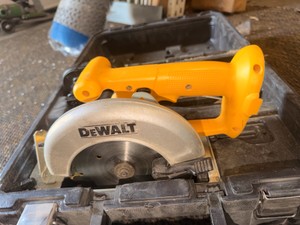 DEWALT 18V Cordless Circular Saw with Hard Carrying Case