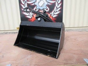 Tilting Excavator Bucket - Excavator Attachments MIVA 2026 Unused 24in