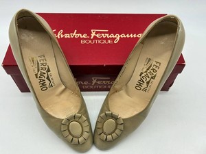 Salvatore Ferragamo DQU1993 Womens Pumps Size 6B