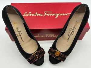 Salvatore Ferragamo 628 DB 19827 Black Pumps Size 6B