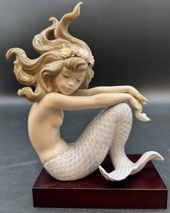 Vintage Lladro Sirena Brazos Rodilla Mermaid Figurine No. 1413 with Original Box
