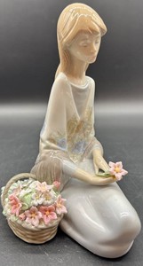 Vintage Lladro Cancion De Primavera Figurine No. 7607 With Original Box