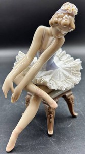 Vintage Lladro 05498 Ballet Mirando Zapatillas Opening Night Figurine with Original Box