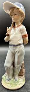 Vintage Lladro No. 7610 Dispuesto a Jugar Porcelain Figurine With Original Box