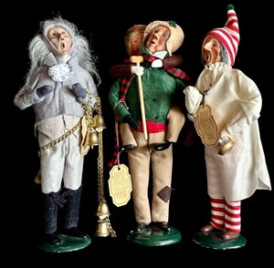 MT - Vintage Christmas Carolers - Byers Choice Dickens Set (Lot of 3)