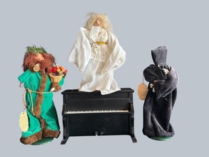 MT - Vintage Christmas Figurines - Byers Choice Louise Piano & 3 Spirits 13in (4-Piece)