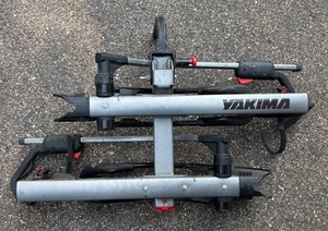 G - Yakima HoldUp Two-Bike Platform Hitch Rack