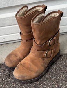 G - Sorel Womens Boots Size 6 12