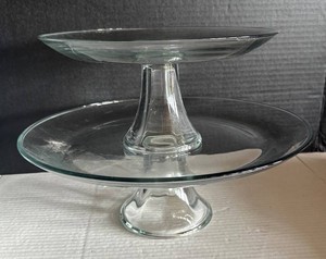 MT - Two Glass Pedestal Plates