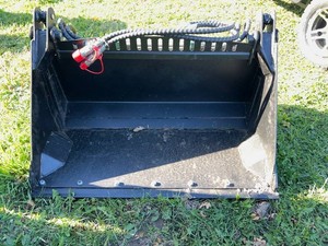 SDLANCH Mini Skid Steer 4-in-1 Bucket
