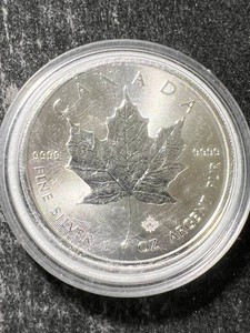 2024 CANADIAN MAPLE LEAF 1 TROY OZ .9999 FINE SILVER IN AIRTITE
