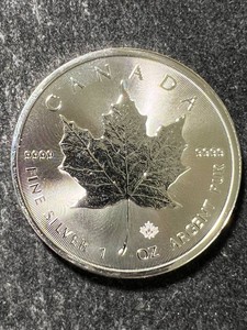 2025 CANADIAN MAPLE LEAF 1 TROY OZ .9999 FINE SILVER