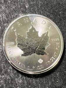 2025 CANADIAN MAPLE LEAF 1 TROY OZ .9999 FINE SILVER