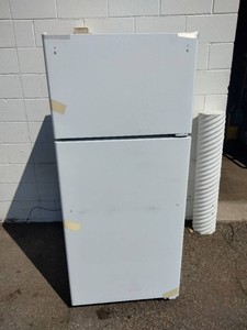 GE Appliances 16.6 cu. ft. top-freezer refrigerator
