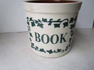 Crown #2 Crock, Book & Ivy