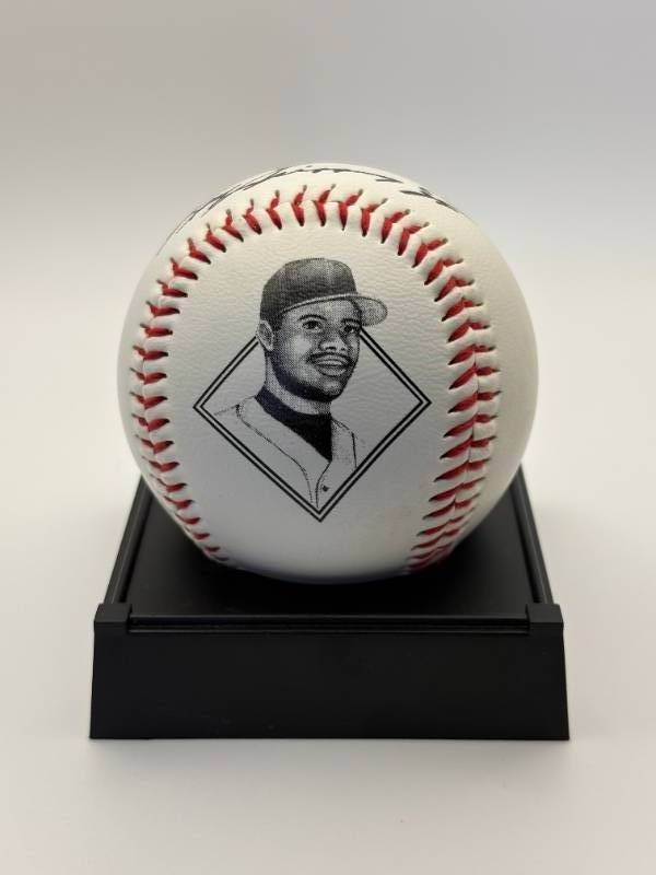 Ken Griffey Jr. Facsimile Autograph Baseball Seattle Mariners Baseball Legend MLB