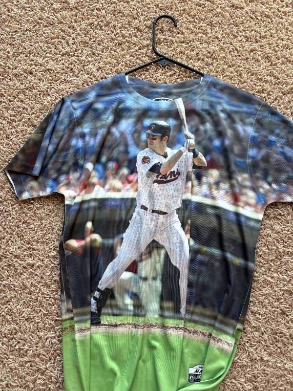 Joe Mauer T-Shirt Youth XL Size, Great for Minnesota Twins Games