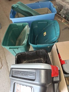 Totes bins