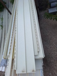 Cream vinyl siding