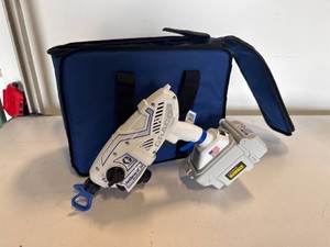 $1475 Brand New Graco SaniSpray HP 20 Cordless Airless Sprayer   Complete Kit w DEWALT Batteries & Case