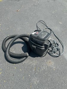 Dayton WetDry Vacuum 7.8A   Includes Hose