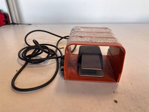 Linemaster Full Guard Foot Switch   Model 522-B14