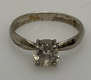 925 Marked Sterling Silver Size 9.5 Ring With Shiny Stone 2.96 Grams