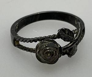 925 Marked Sterling Silver Size 7 Ring 2.42 And 2.96 Grams