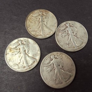 Lot of (4) 1947 Walking Liberty Half Dollars 90% Silver