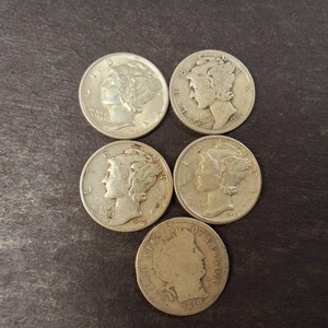 Lot of (1) 1910 Silver Dime and (4) Mercury Dimes