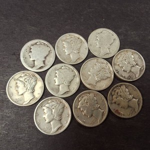 Nice Lot of (10) Mercury 90% Silver Dimes (1940s)