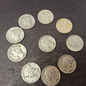 Circle O  (10) Mercury 90% Silver Dimes (1940s)