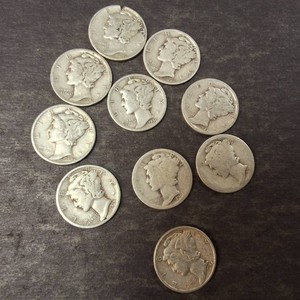 Vintage lot of  (10) Mercury 90% Silver Dimes 10% Copper