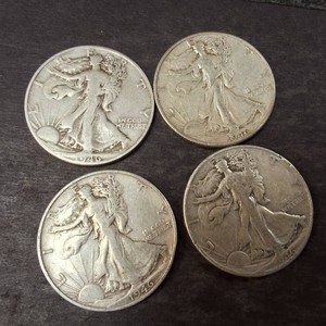 Lot of (4) 1946 Franklin Half Dollars 90% Silver
