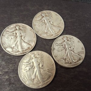 Vintage  Lot of (4) 1946 Walking Liberty Half Dollars 90% Silver