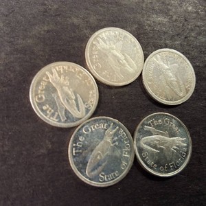 Lot of (5) 1 gram rounds of .999 fine (pure) silver Alligators galore