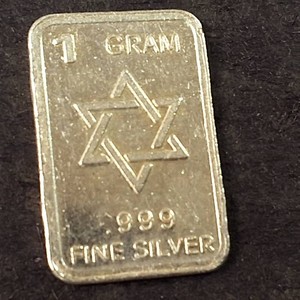 Very interesting STAR .999 Fine SIlver Bar (1 gram)