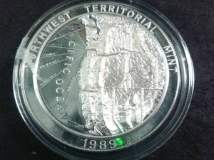 1989 Northwest Territorial Mint 1 oz .999 Fine Silver Trade Unit Round  Vintage NWTM
