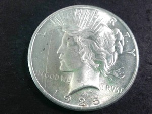 1925 USA Peace Silver Dollar -  Vintage 90% Silver Coin - Crisp Detail