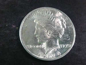 1924 USA Peace Silver Dollar -  Vintage 90% Silver Coin - Clean and like new