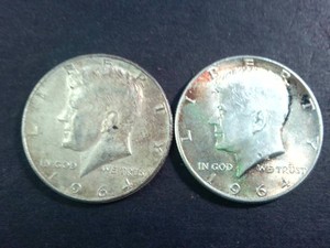 1964 Lot of (2) Kennedy Half Dollars (90% Silver content) Circulated Coins