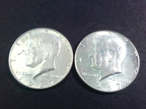 1967 Lot of (2) Kennedy Half Dollars (40% Silver content) Nice Coins