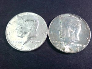 1967 Lot of (2) Kennedy Half Dollars (40% Silver content) Circulated Coins