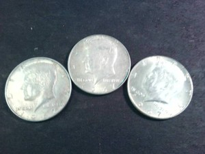 1967 Lot of (3) Kennedy Half Dollars (40% Silver content) Nice Coins