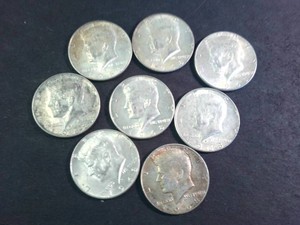 1968 Lot of (8) Kennedy Half Dollars (40% Silver content) Nice Collection