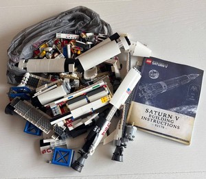 G - LEGO NASA Apollo Saturn V Building Set