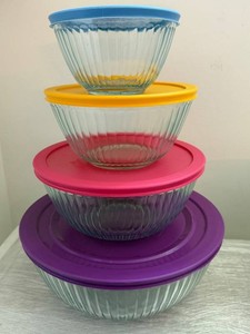 LR - Four Pyrex Glass Mixing Bowls With Covers