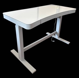 O - Tresanti Adjustable-Height Desk
